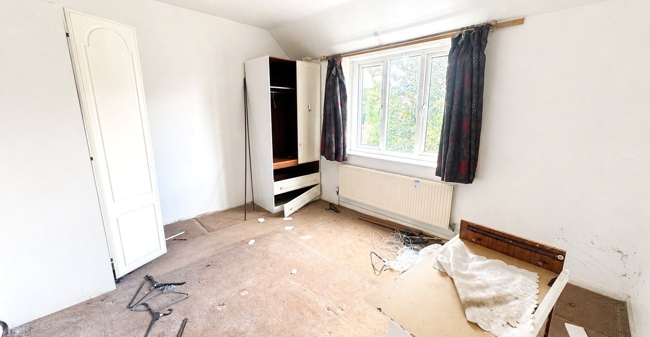 3 bedroom house for sale in London | Robinson Jackson