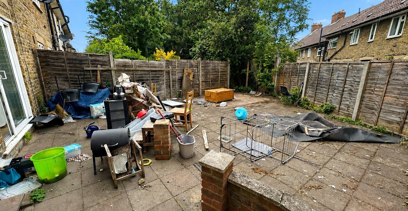 3 bedroom house for sale in London | Robinson Jackson