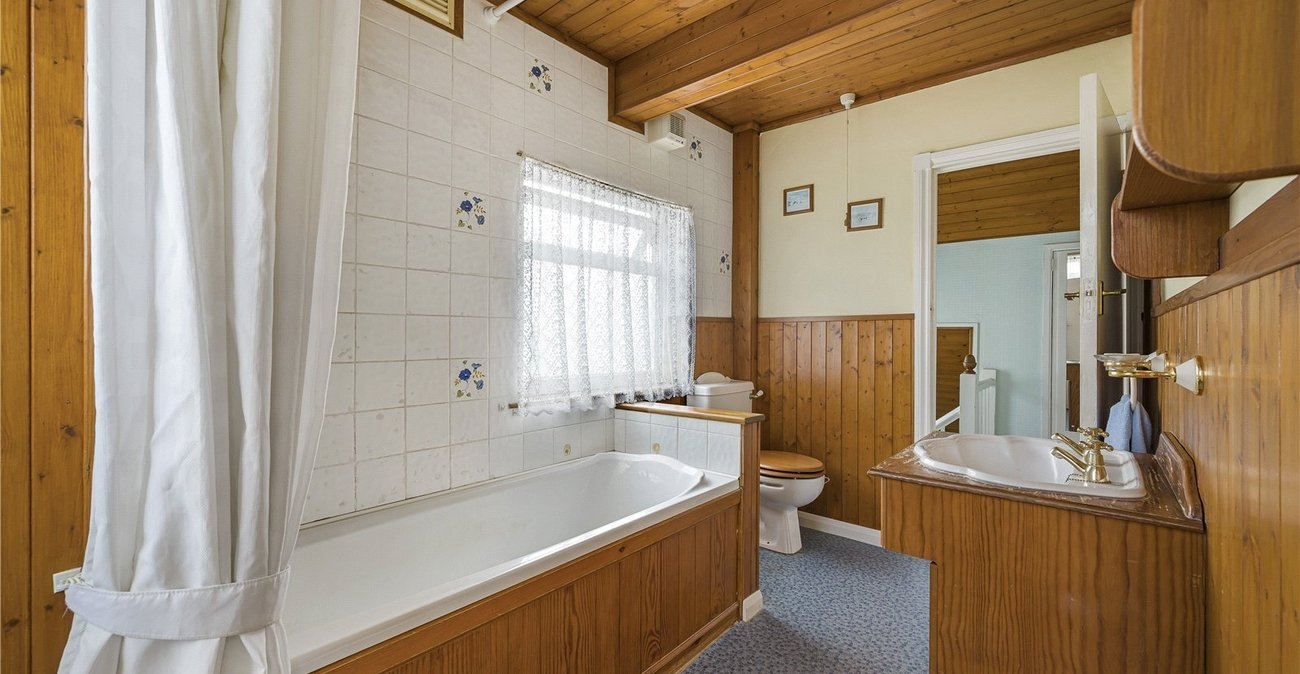 2 bedroom house for sale in West Dartford | Robinson Jackson