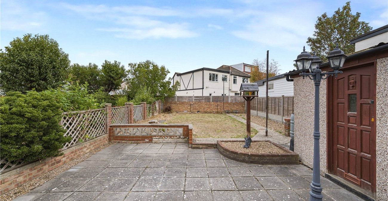 2 bedroom house for sale in West Dartford | Robinson Jackson