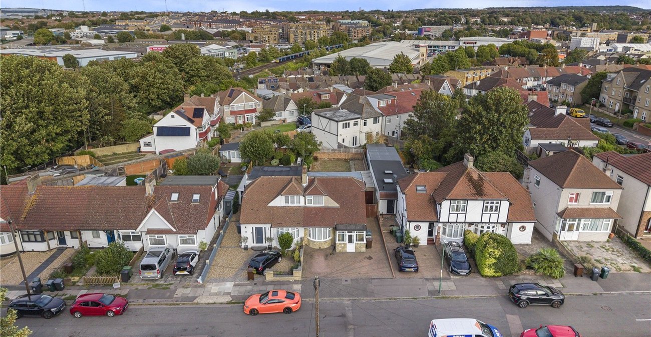 2 bedroom house for sale in West Dartford | Robinson Jackson