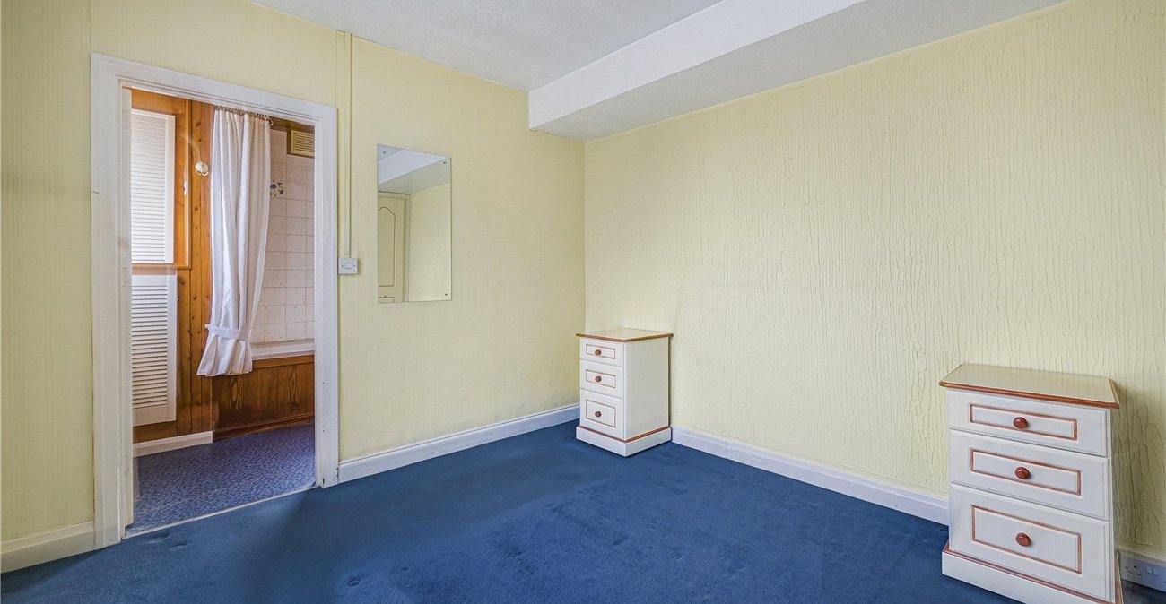 2 bedroom house for sale in West Dartford | Robinson Jackson