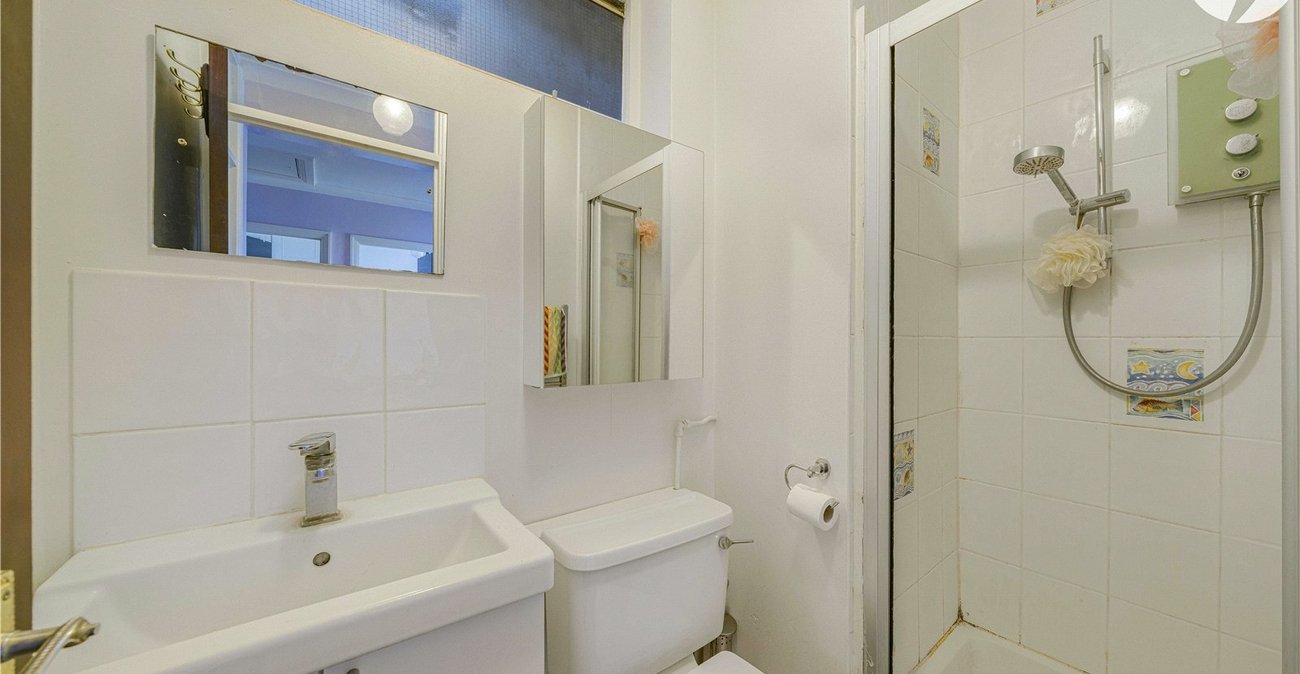 5 bedroom house for sale in West Dartford | Robinson Jackson