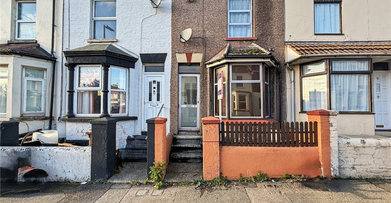 3 bedroom house for sale in Gillingham | Robinson Michael & Jackson