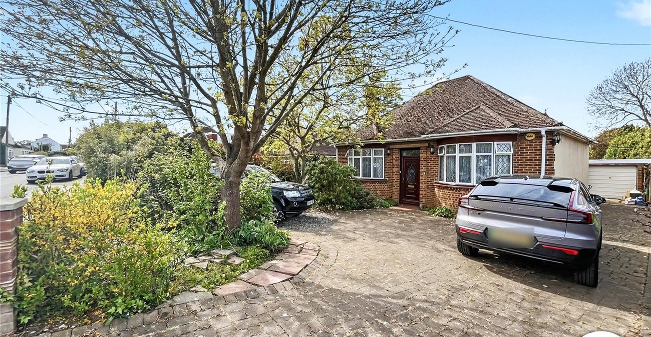 2 bedroom bungalow for sale in Walderslade | Robinson Michael & Jackson