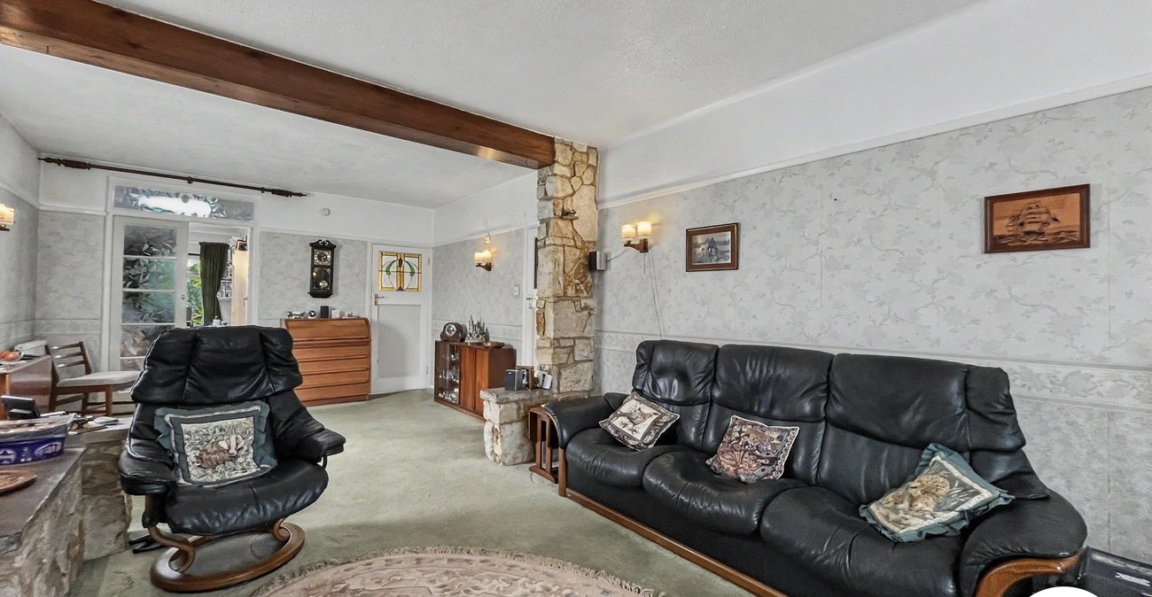 2 bedroom bungalow for sale in Walderslade | Robinson Michael & Jackson