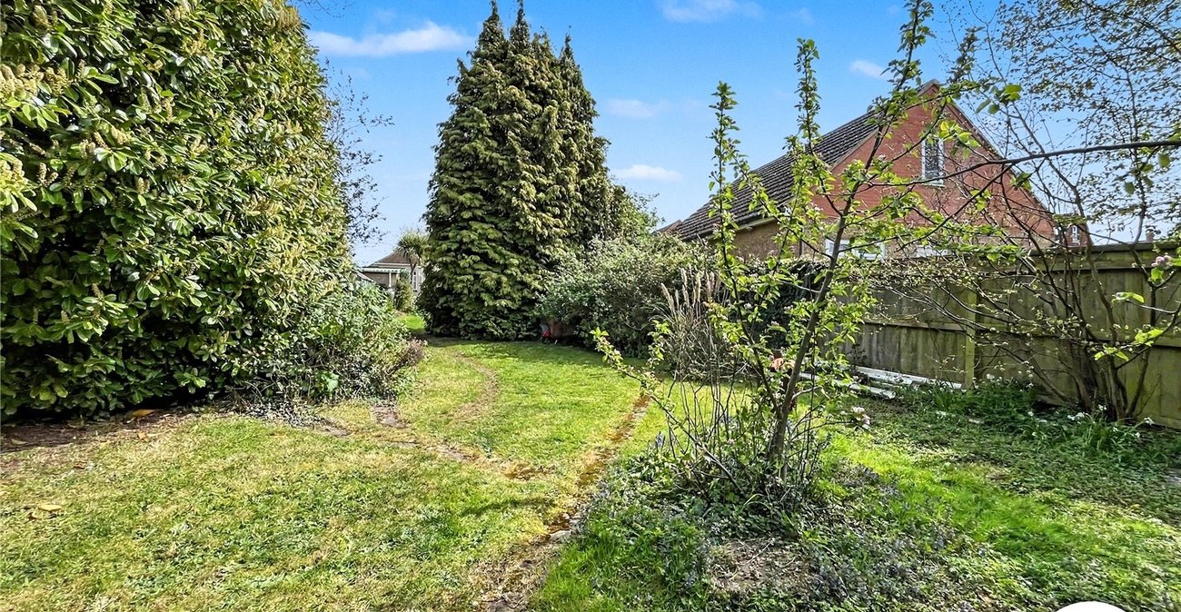 2 bedroom bungalow for sale in Walderslade | Robinson Michael & Jackson