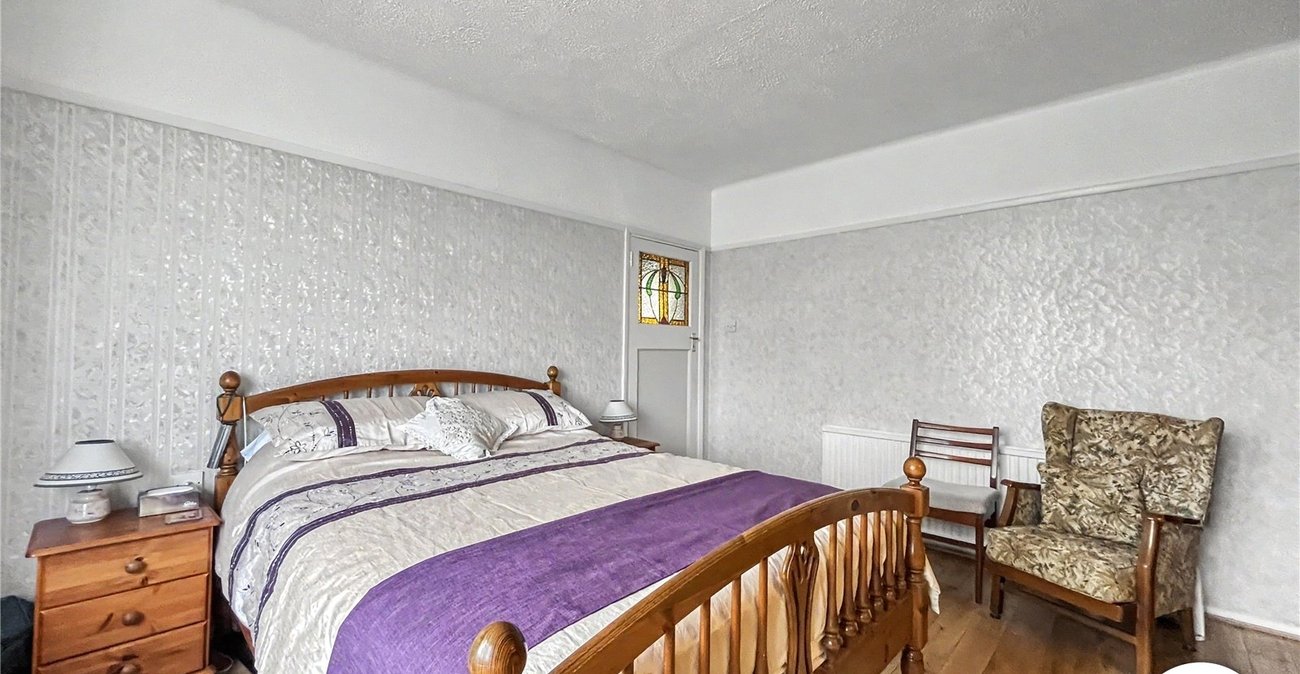 2 bedroom bungalow for sale in Walderslade | Robinson Michael & Jackson