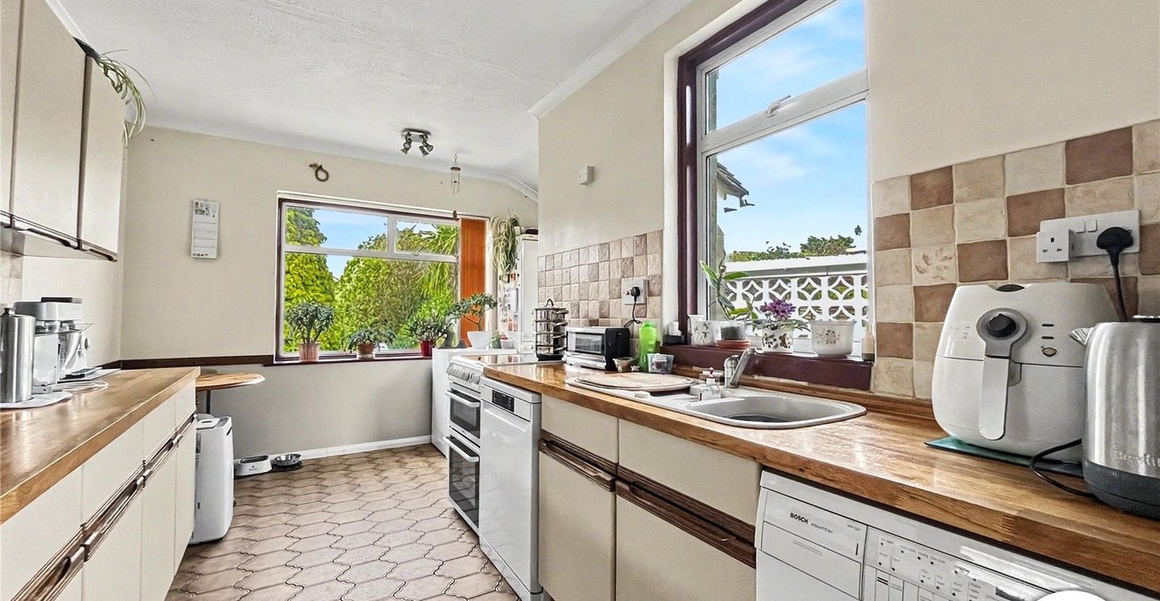 2 bedroom bungalow for sale in Walderslade | Robinson Michael & Jackson