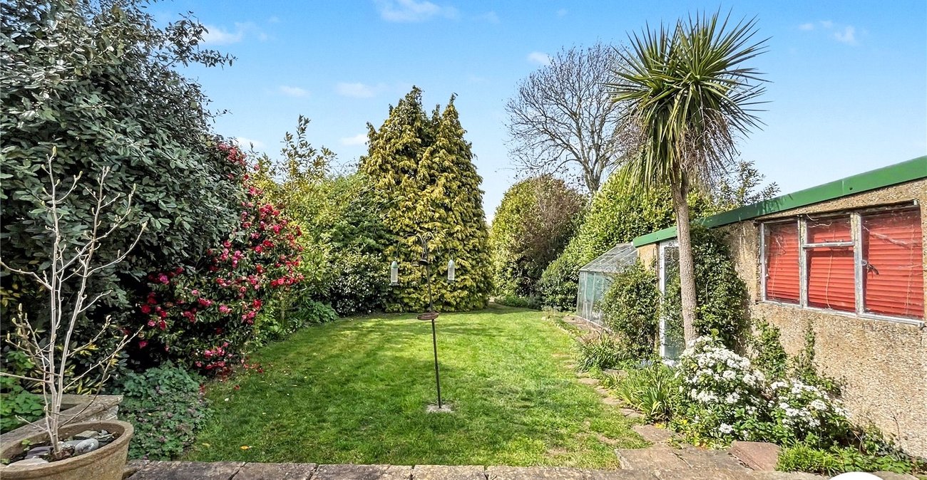 2 bedroom bungalow for sale in Walderslade | Robinson Michael & Jackson