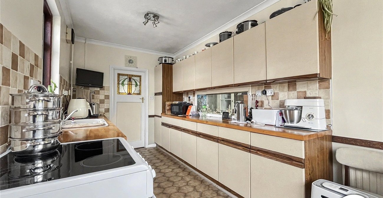 2 bedroom bungalow for sale in Walderslade | Robinson Michael & Jackson