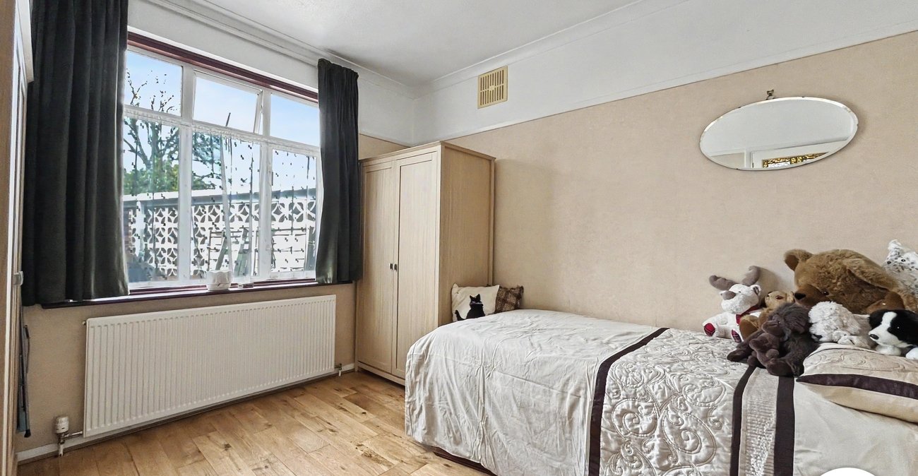 2 bedroom bungalow for sale in Walderslade | Robinson Michael & Jackson