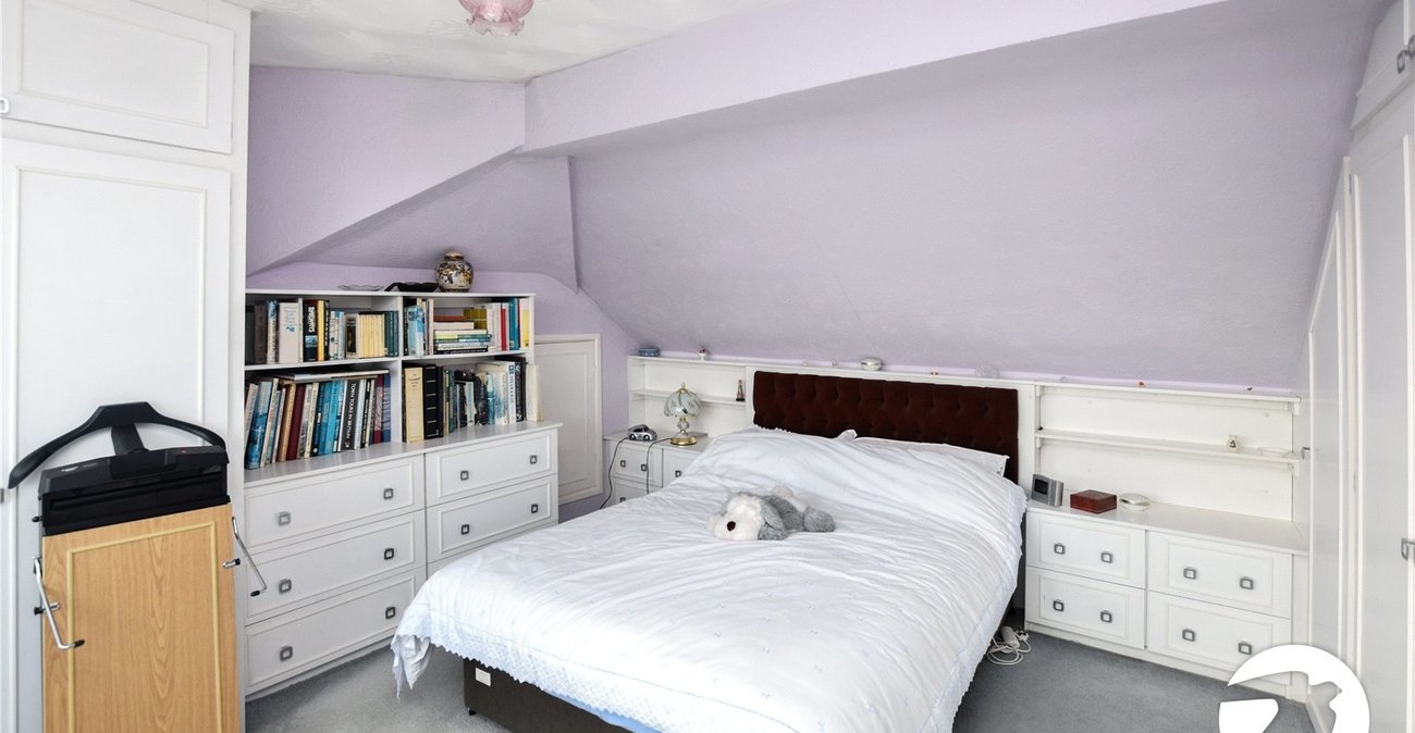 2 bedroom bungalow for sale in Bexleyheath | Robinson Jackson