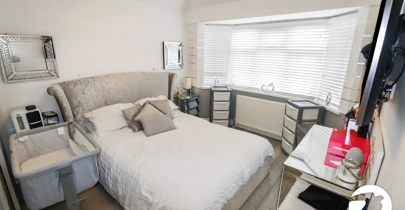 3 bedroom bungalow for sale in Bexleyheath | Robinson Jackson