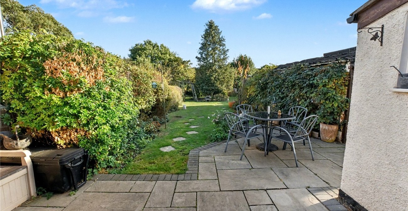 3 bedroom bungalow for sale in Bexleyheath | Robinson Jackson