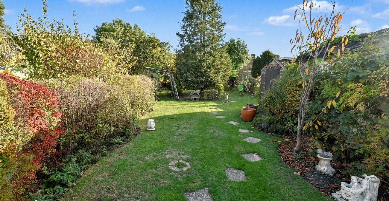 3 bedroom bungalow for sale in Bexleyheath | Robinson Jackson