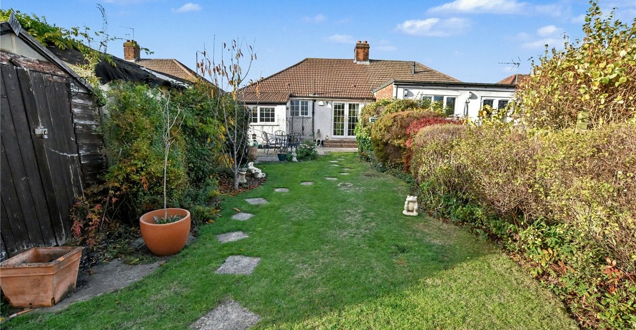 3 bedroom bungalow for sale in Bexleyheath | Robinson Jackson
