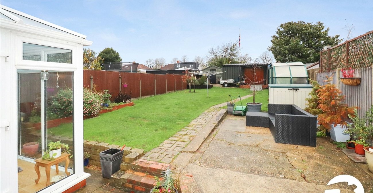 3 bedroom bungalow for sale in Bexleyheath | Robinson Jackson