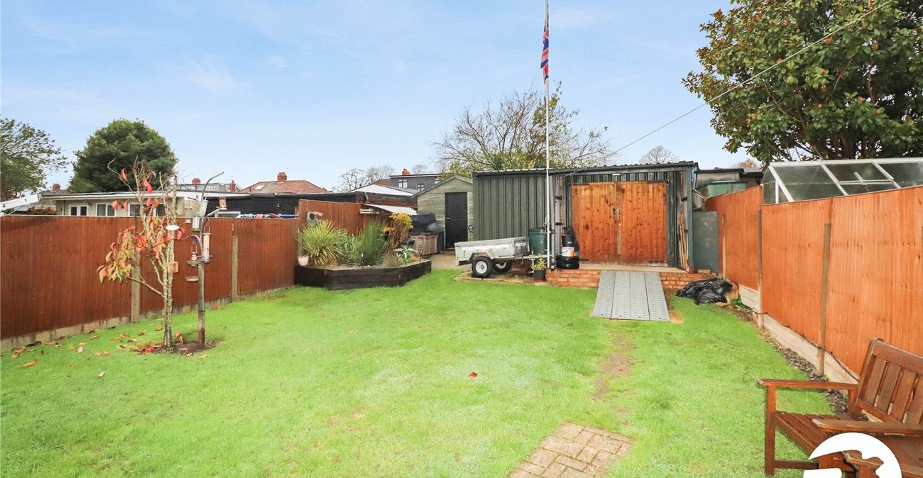 3 bedroom bungalow for sale in Bexleyheath | Robinson Jackson