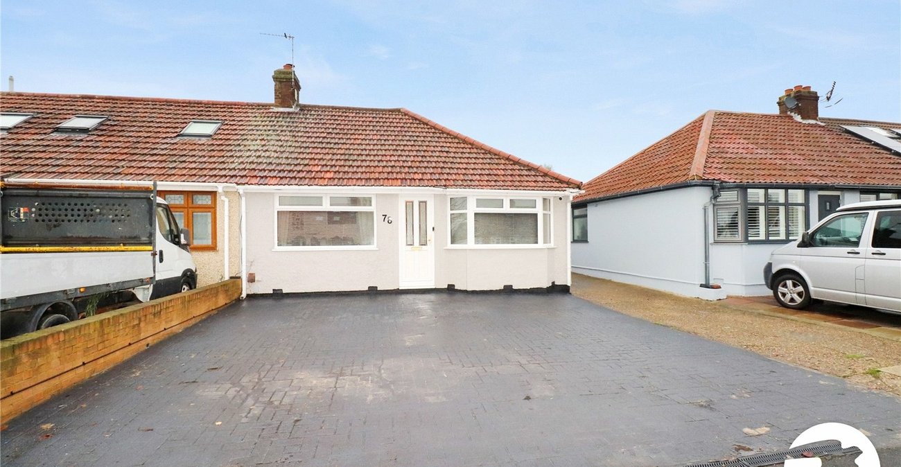 3 bedroom bungalow for sale in Bexleyheath | Robinson Jackson