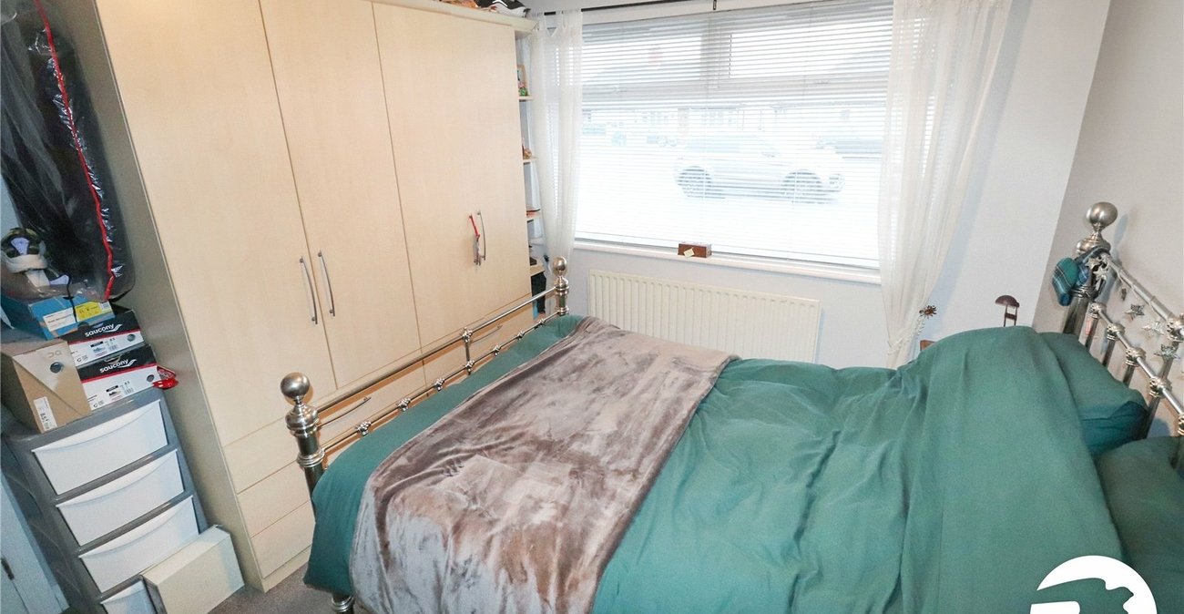 3 bedroom bungalow for sale in Bexleyheath | Robinson Jackson