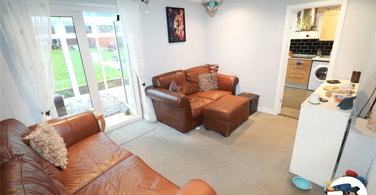 3 bedroom bungalow for sale in Bexleyheath | Robinson Jackson