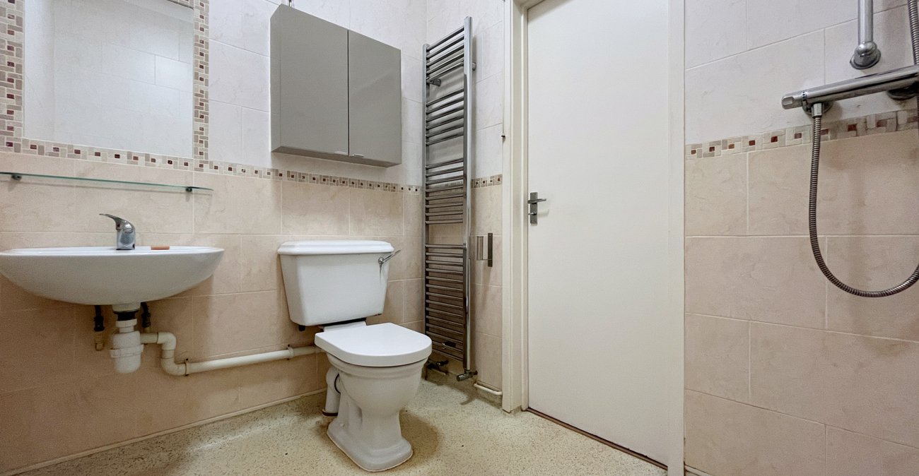 1 bedroom bungalow for sale in Gillingham | Robinson Michael & Jackson