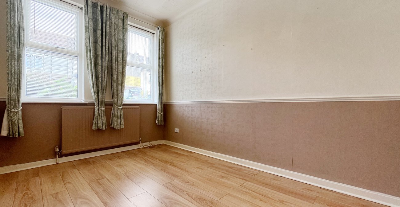 1 bedroom bungalow for sale in Gillingham | Robinson Michael & Jackson