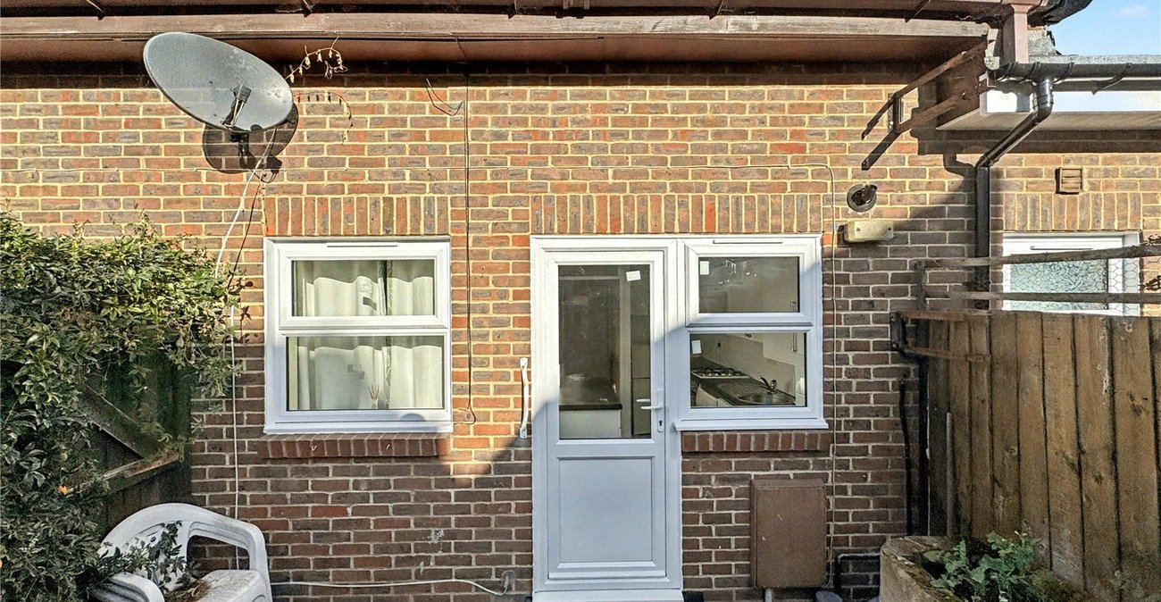 1 bedroom bungalow for sale in Gillingham | Robinson Michael & Jackson