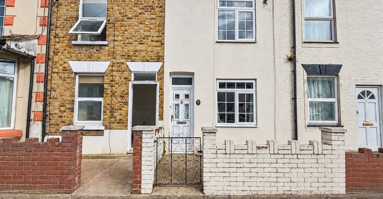 2 bedroom house for sale in Gillingham | Robinson Michael & Jackson