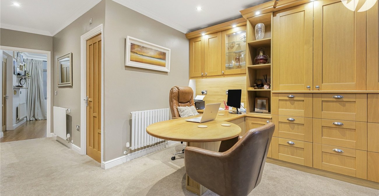 4 bedroom house for sale in Greenhithe | Robinson Jackson