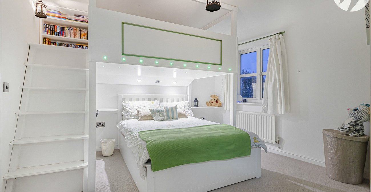 4 bedroom house for sale in Greenhithe | Robinson Jackson