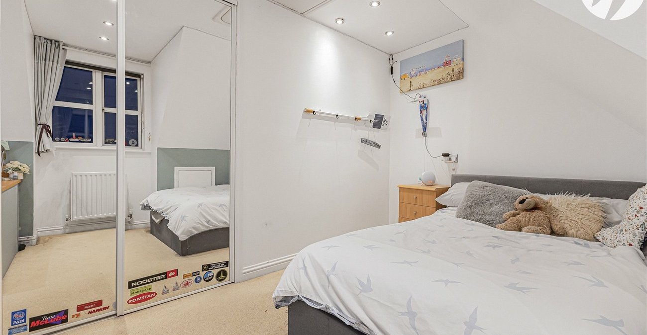 4 bedroom house for sale in Greenhithe | Robinson Jackson