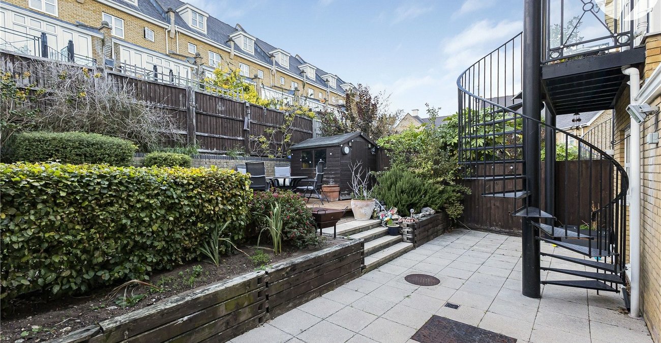 4 bedroom house for sale in Greenhithe | Robinson Jackson