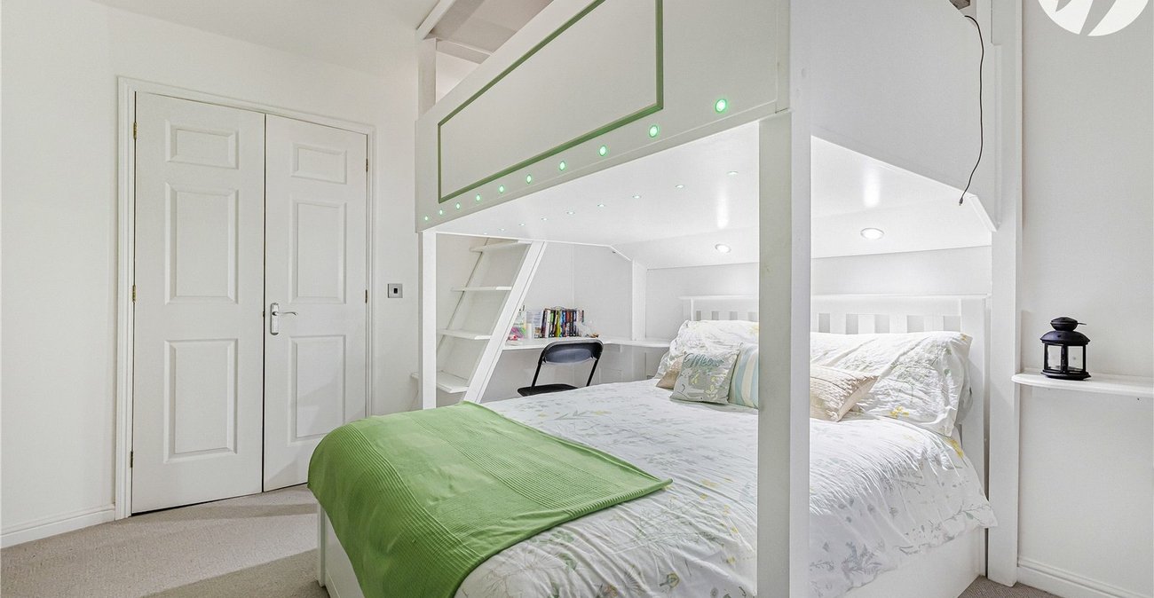 4 bedroom house for sale in Greenhithe | Robinson Jackson