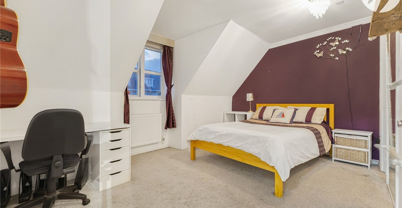 4 bedroom house for sale in Greenhithe | Robinson Jackson