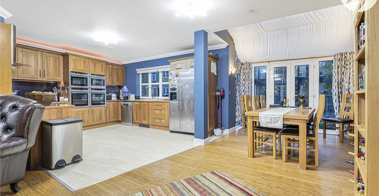 4 bedroom house for sale in Greenhithe | Robinson Jackson