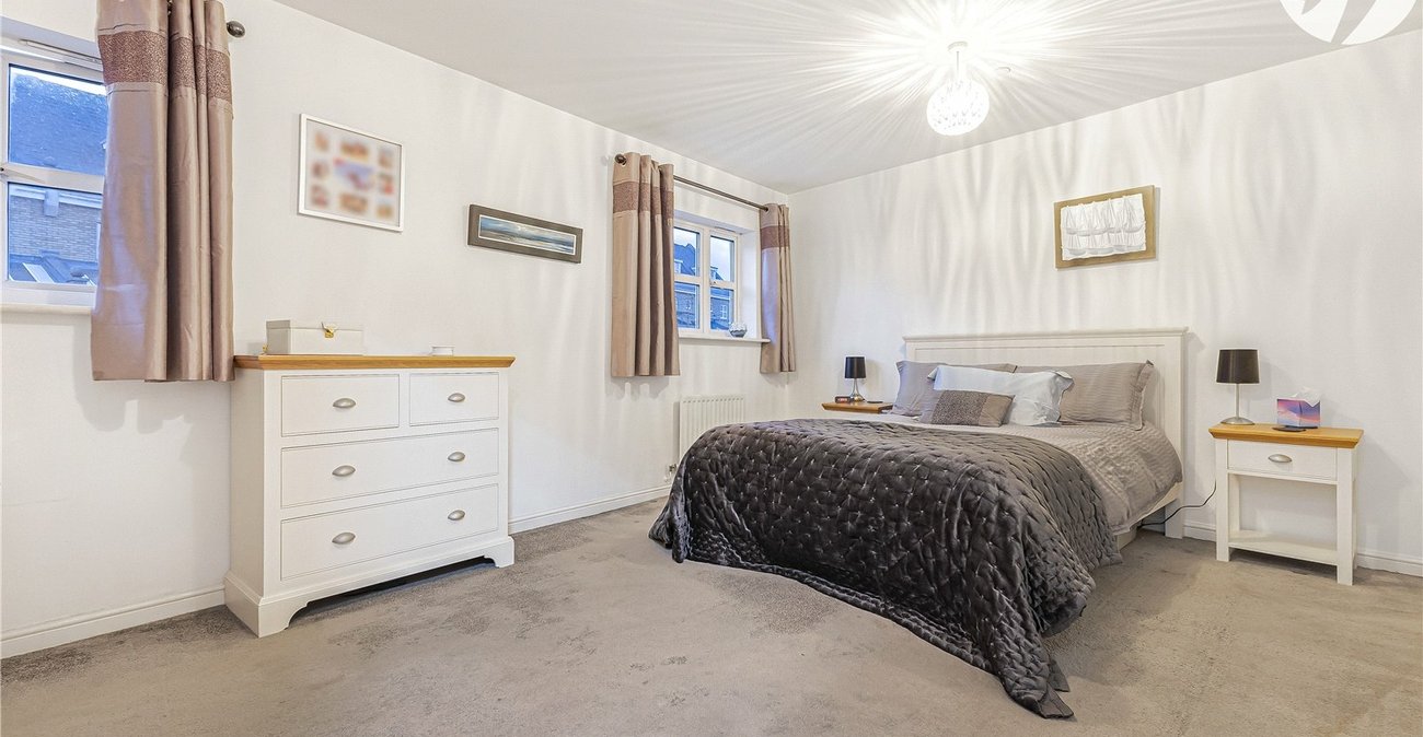 4 bedroom house for sale in Greenhithe | Robinson Jackson