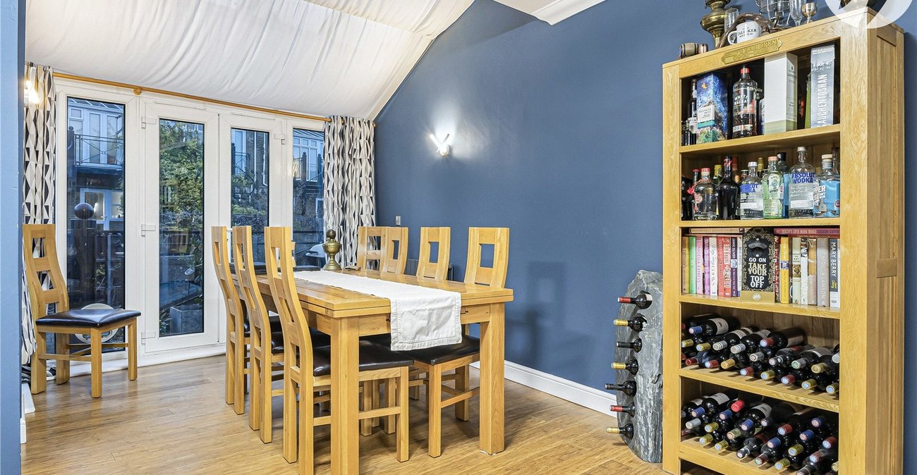 4 bedroom house for sale in Greenhithe | Robinson Jackson