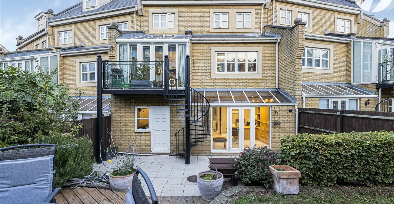 4 bedroom house for sale in Greenhithe | Robinson Jackson