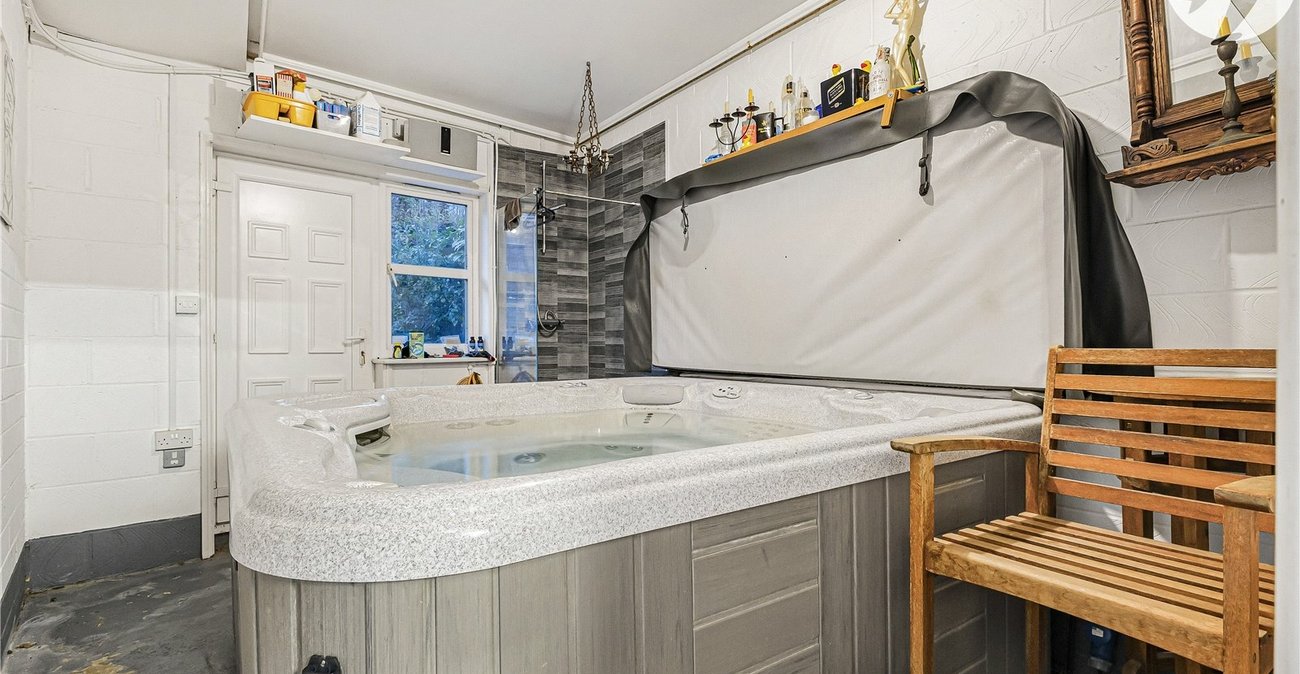 4 bedroom house for sale in Greenhithe | Robinson Jackson