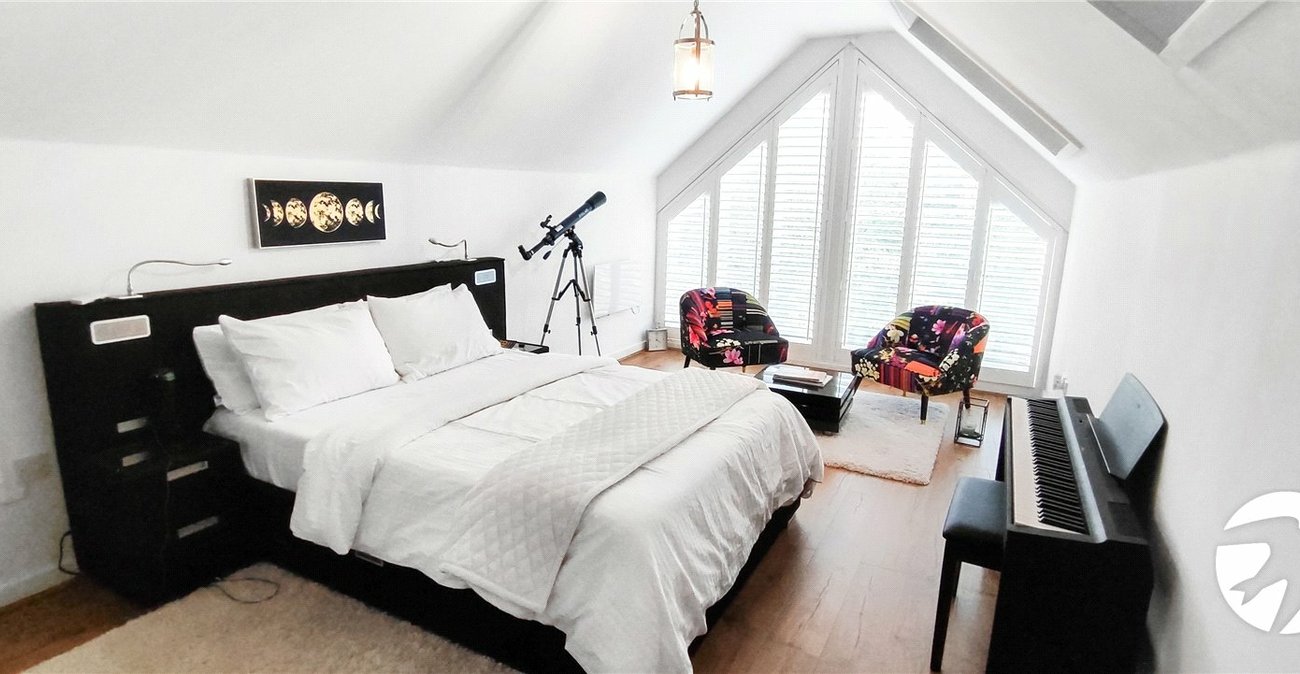 2 bedroom property for sale in Maidstone | Robinson Michael & Jackson