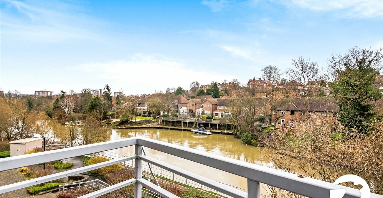 2 bedroom property for sale in Maidstone | Robinson Michael & Jackson