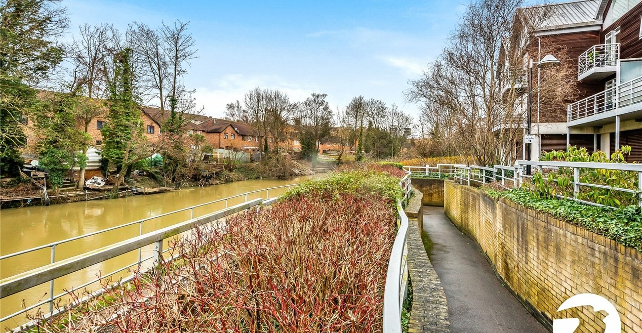 2 bedroom property for sale in Maidstone | Robinson Michael & Jackson