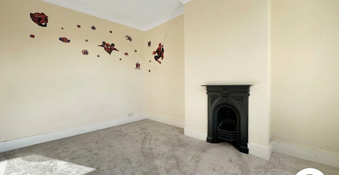 2 bedroom house for sale in Plumstead Common | Robinson Jackson