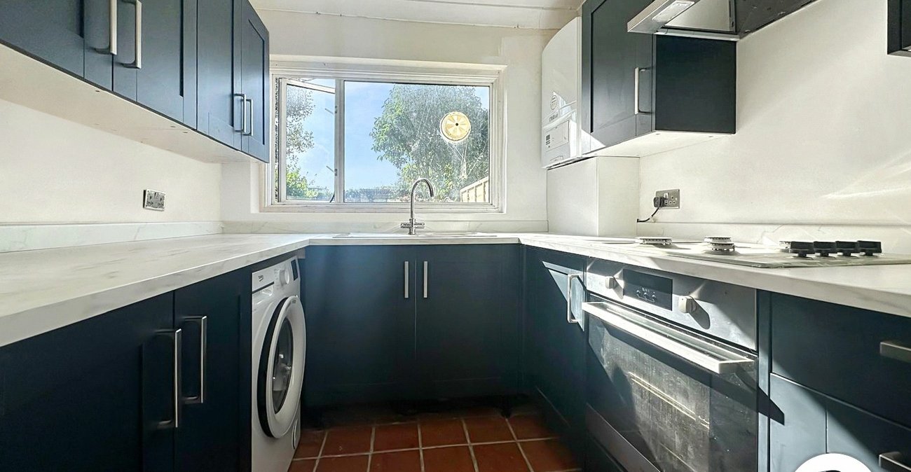 2 bedroom house for sale in Plumstead Common | Robinson Jackson