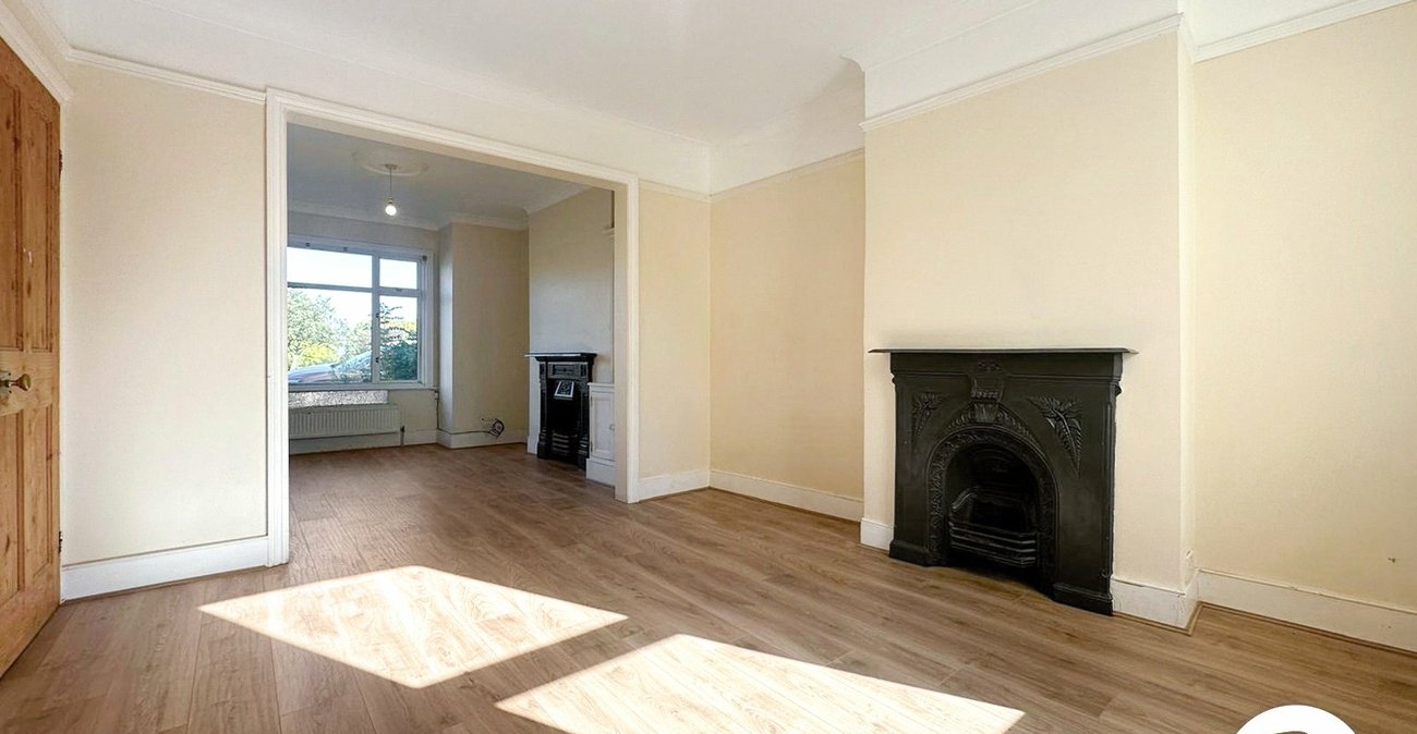 2 bedroom house for sale in Plumstead Common | Robinson Jackson