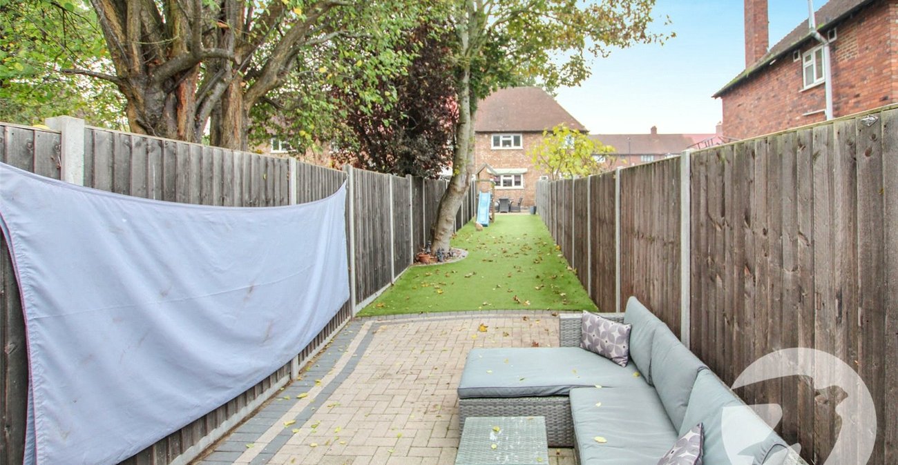 2 bedroom property for sale in London | Robinson Jackson