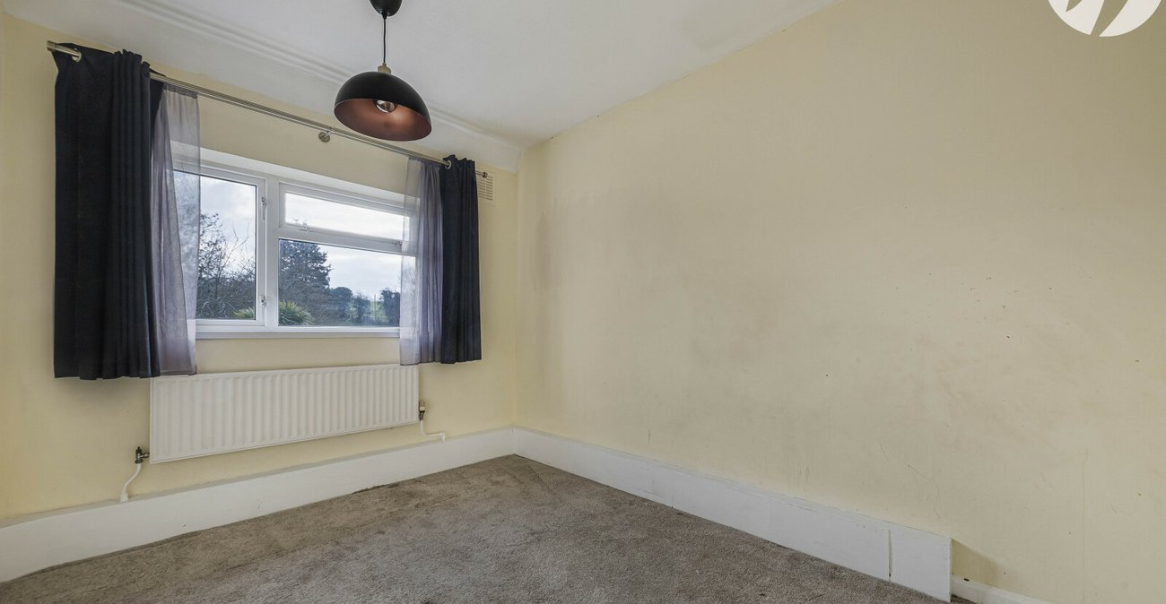 3 bedroom house for sale in London | Robinson Jackson