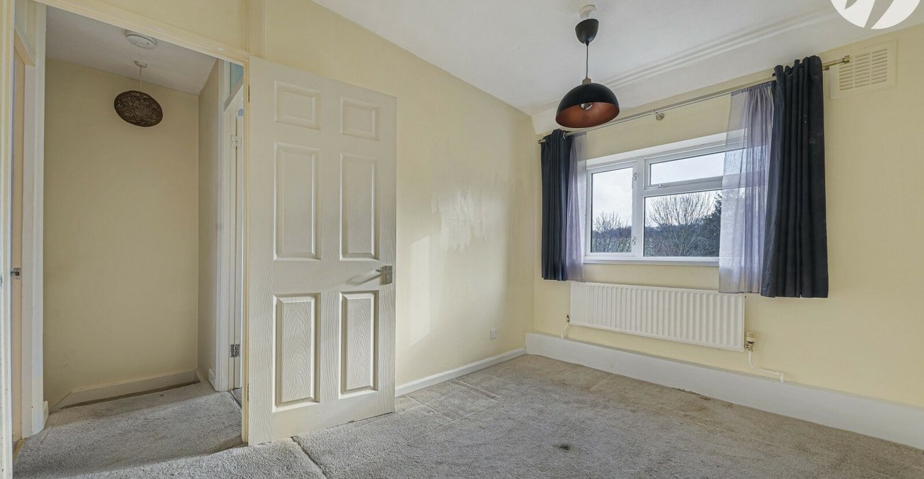 3 bedroom house for sale in London | Robinson Jackson